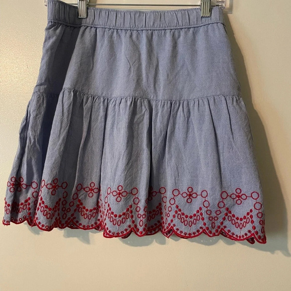 Vineyard Vines Blue Chambray Red Embroidery Flounce Pull On Skirt Size Small - Picture 2 of 7